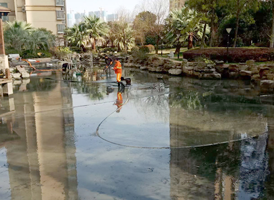 柳城景观池淤泥清理